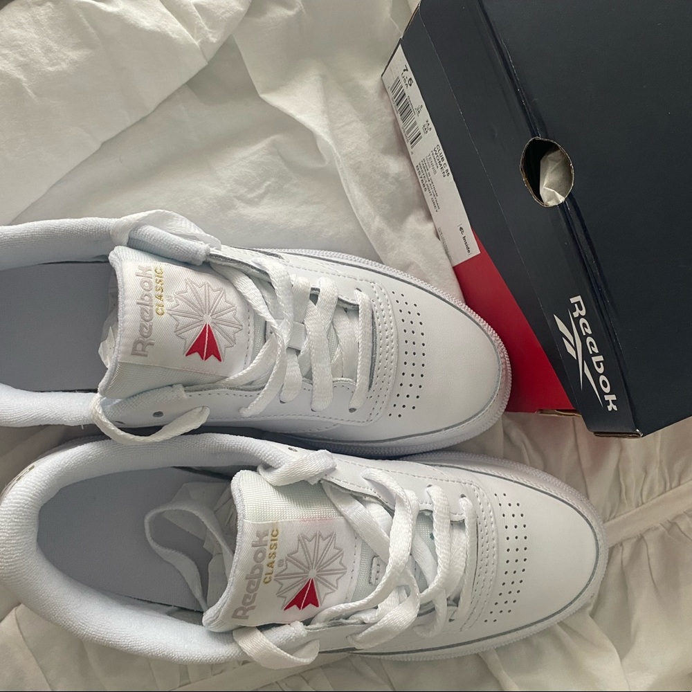 NWB REEBOK CLUB C 85 WOMENS 7.5